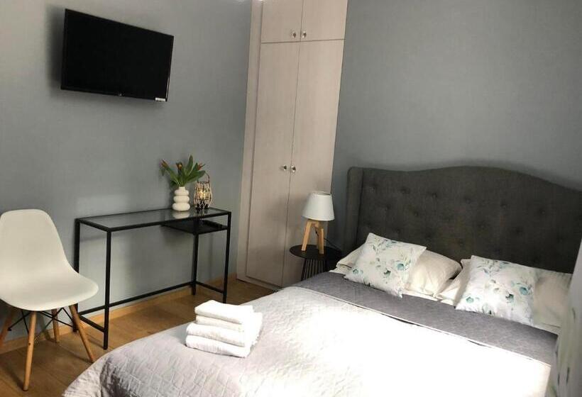 住宿加早餐  Saskia Dwór & Spa Willa Z Podgrzewanym Basenem