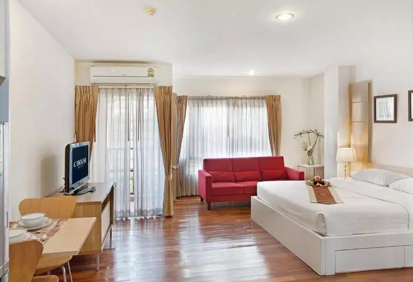 C House & Residence Hotel Amata City