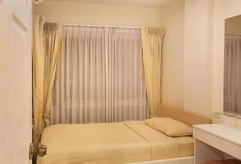 C House & Residence Hotel Amata City