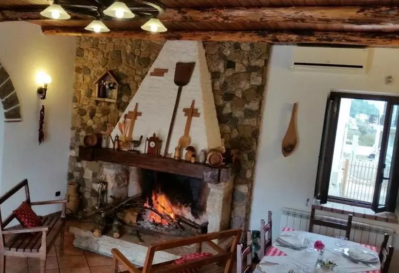 Hotelli Agriturismo Le Ghiandaie