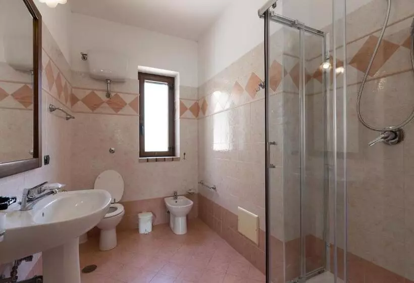 Hotelli Agriturismo Le Ghiandaie