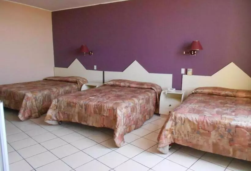 هتل Embassy Beach