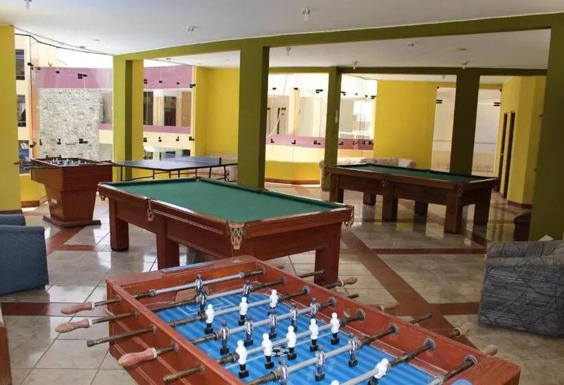 هتل Embassy Beach