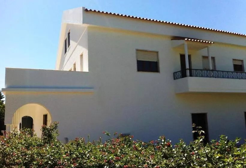 Hotelli Meio Country House
