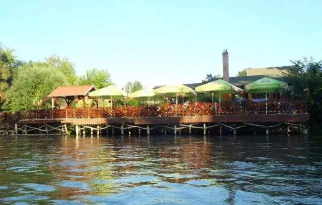 Majatalo Alba Regia Pansion Egri