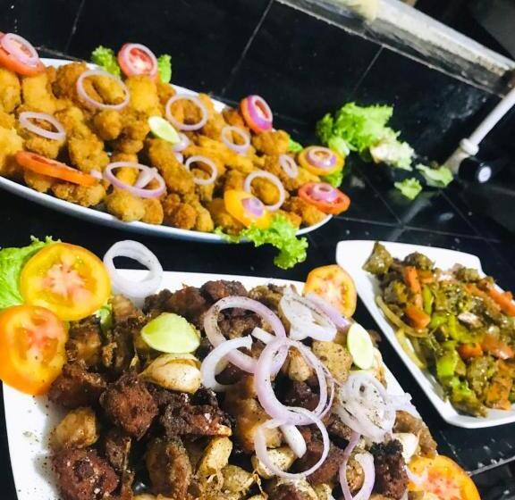 پانسیون Cinnamon Estate Villa