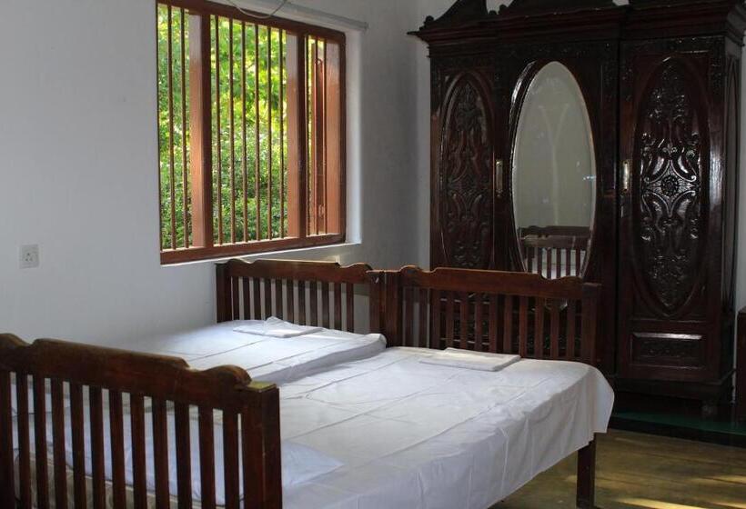 پانسیون Cinnamon Estate Villa