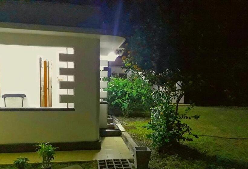 پانسیون Cinnamon Estate Villa