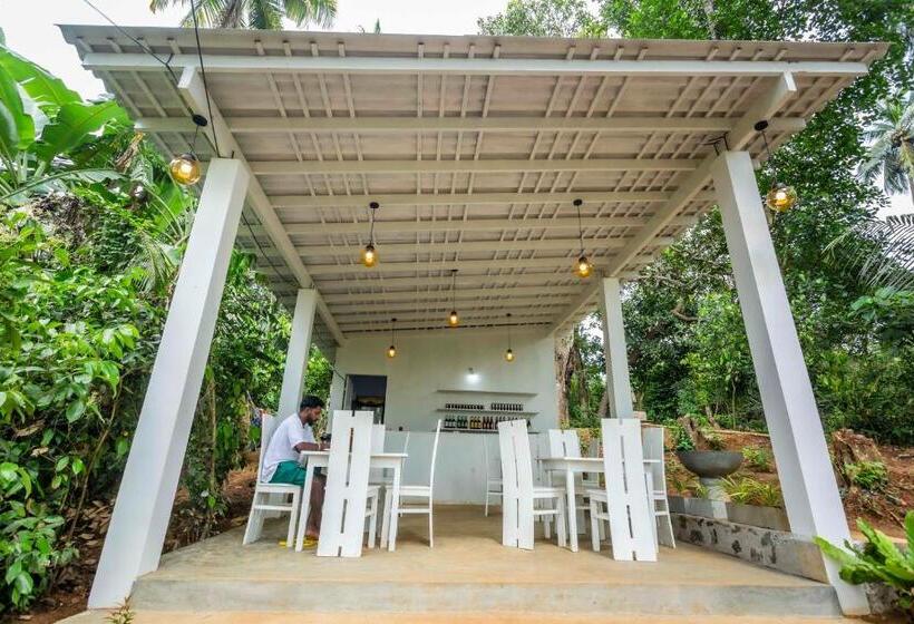 پانسیون Cinnamon Estate Villa