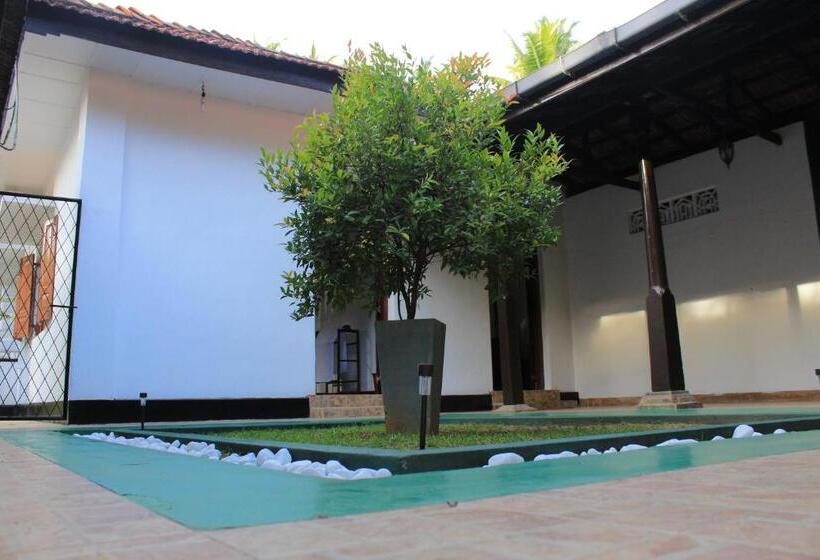 پانسیون Cinnamon Estate Villa