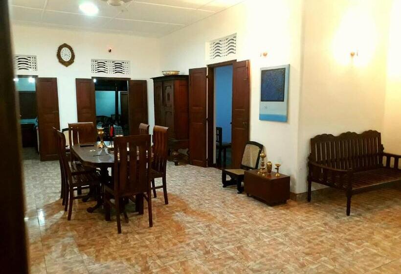 پانسیون Cinnamon Estate Villa