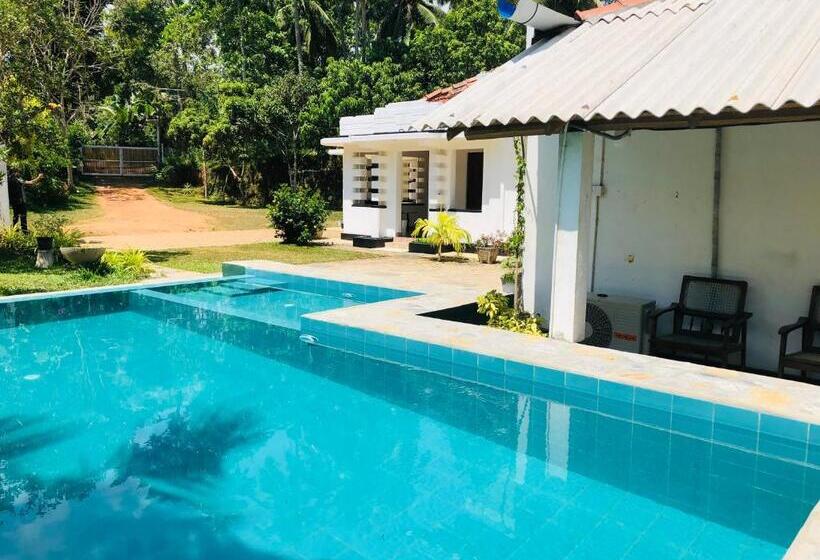 پانسیون Cinnamon Estate Villa