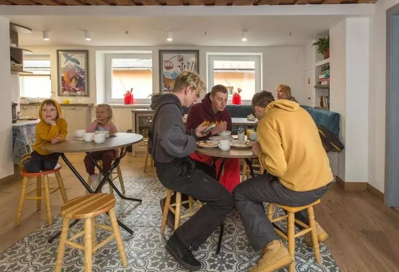 Majatalo Guesthouse Yes In Bodice