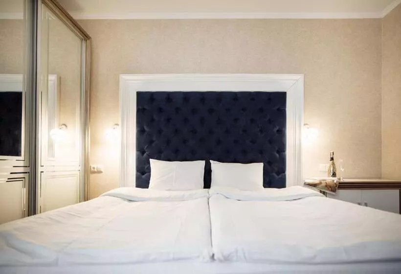Private Rooms In Hotel 3 поверх
