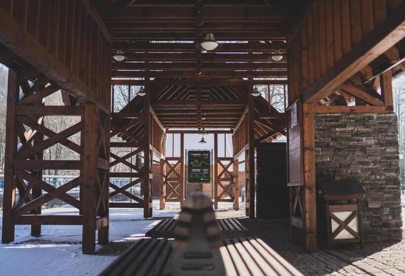 منتجع Kúpeľné Domčeky   Kúpele červený Kláštor Smerdžonka