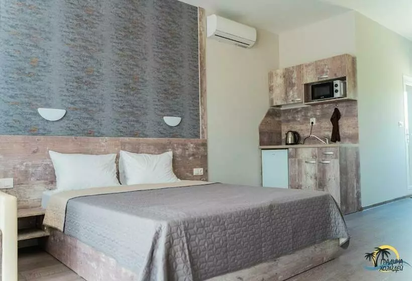 Gradina Holiday