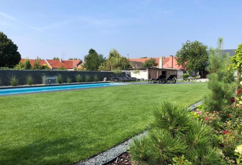 펜션 Dále   Jen Tak Si žít ..