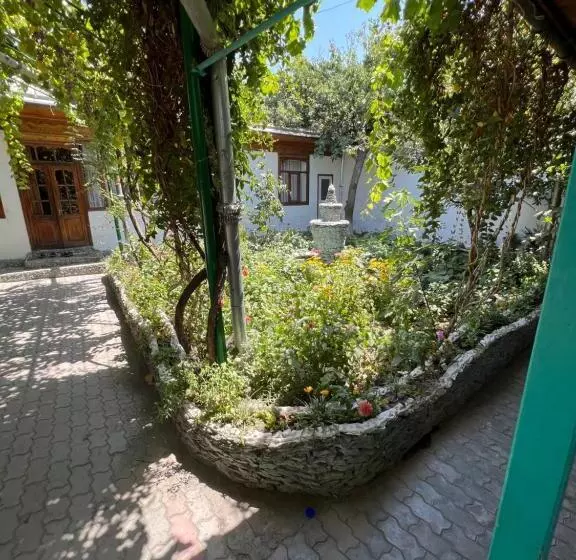 پانسیون Lovely Home For You