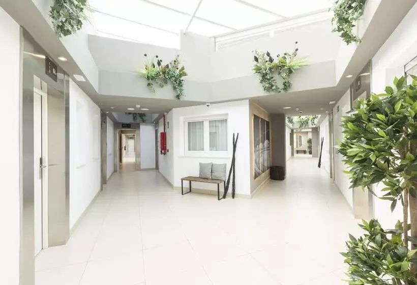 هتل Apartamentos Martalia Arenal