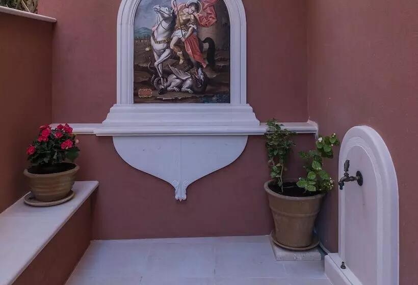 هتل Capolavoro Suites