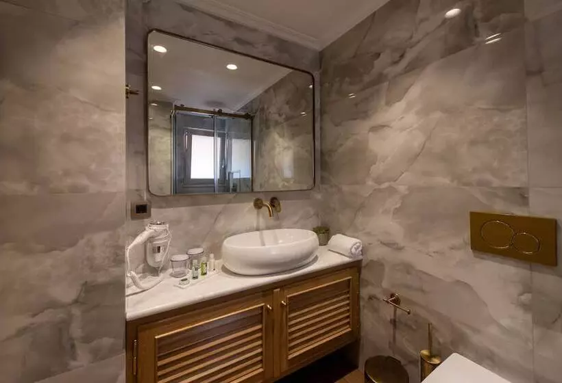 هتل Capolavoro Suites