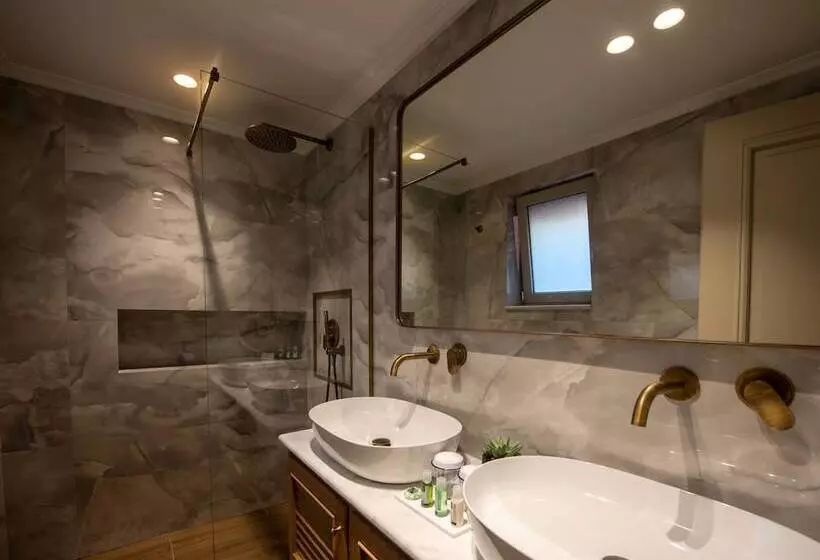 هتل Capolavoro Suites