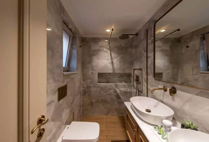 هتل Capolavoro Suites
