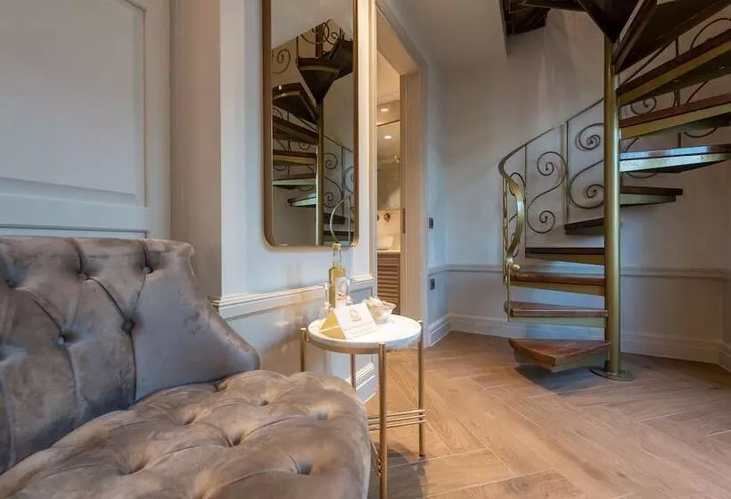 هتل Capolavoro Suites