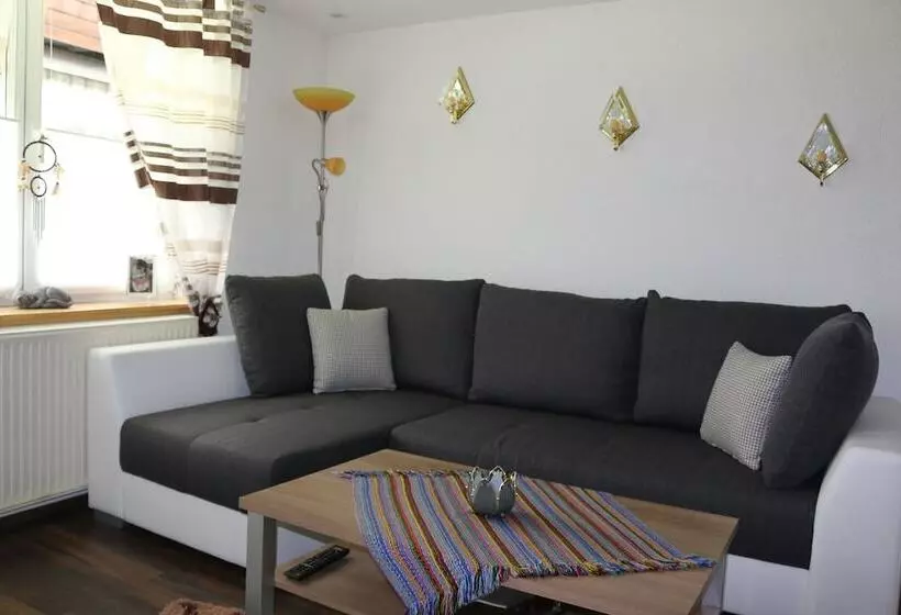 هتل Zur Alpenruhe