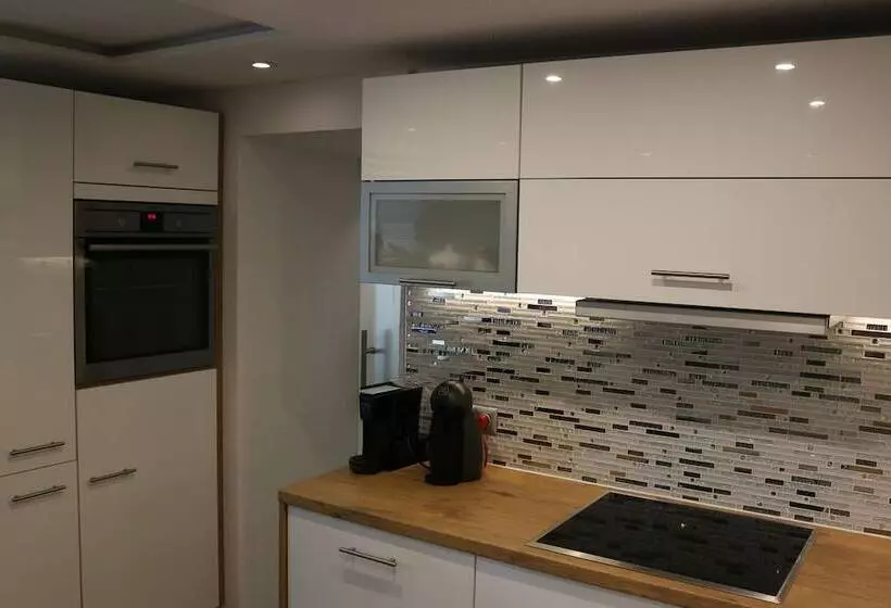 هتل Zur Alpenruhe