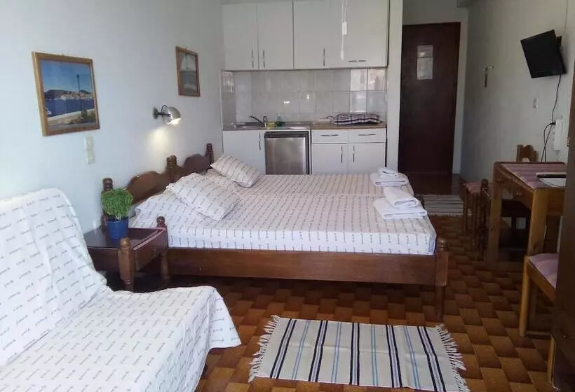 ホテル Bissias Guest House