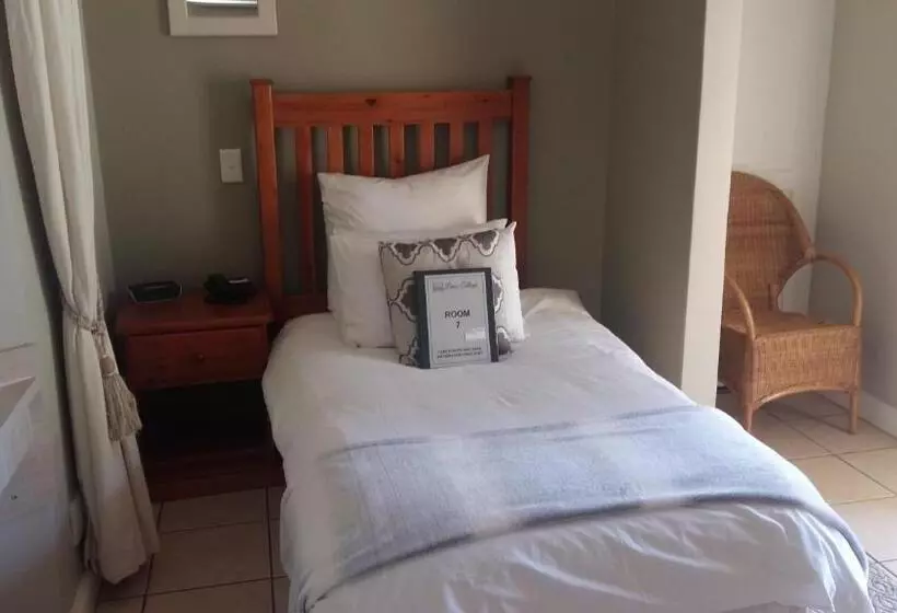 ホテル Liza's Cottage Guesthouse