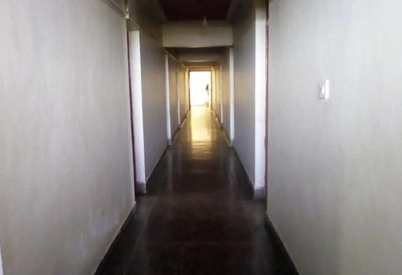 هتل Scarlet Holiday Inn