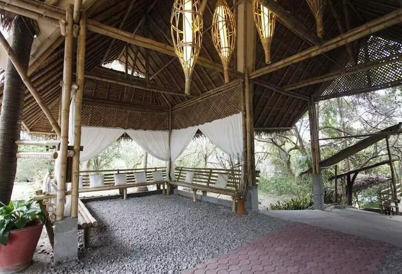 Hotelli La Luz Beach Resort