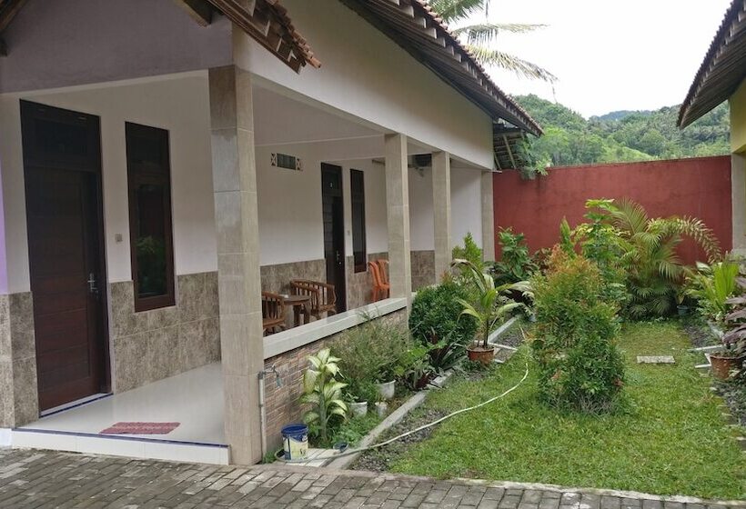 Hotel Losmen Tut Wuri 2