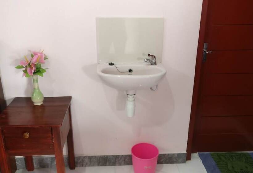 Hotel Losmen Tut Wuri 2