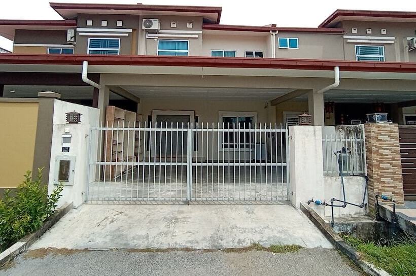 Hotel Meow Homestay By Oyo Rooms