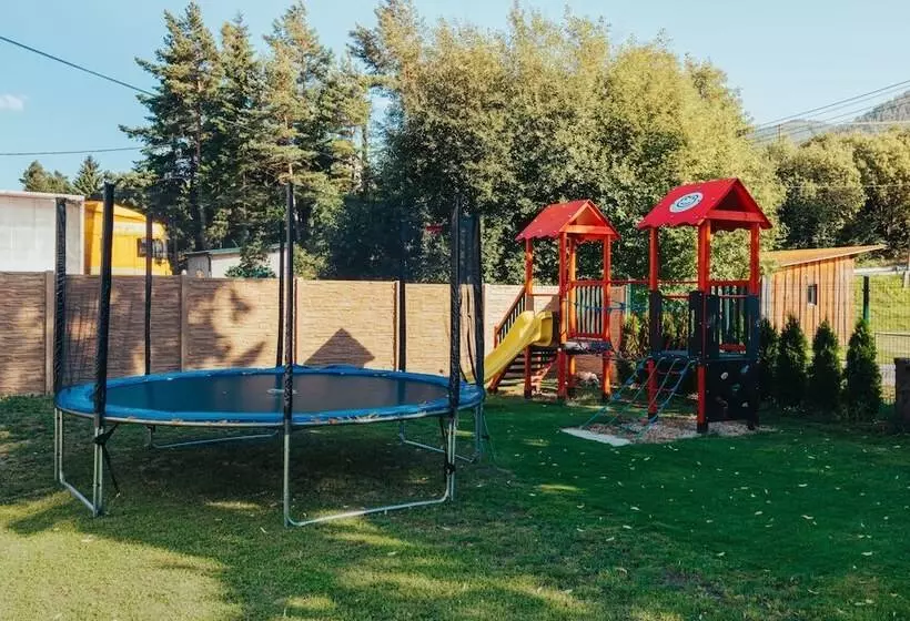 Hotelli Penzion Larion