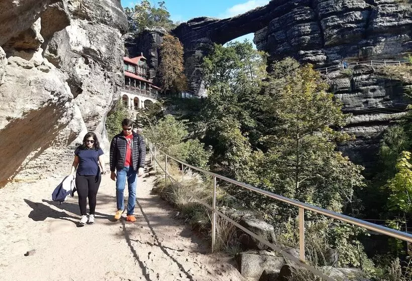 Hotelli Bohemian Cottage