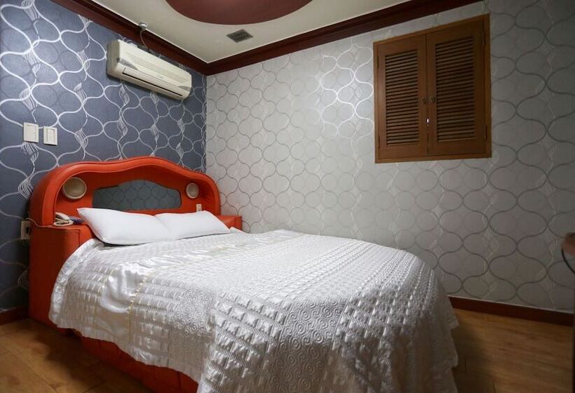 فندق Mia Hwanggeum