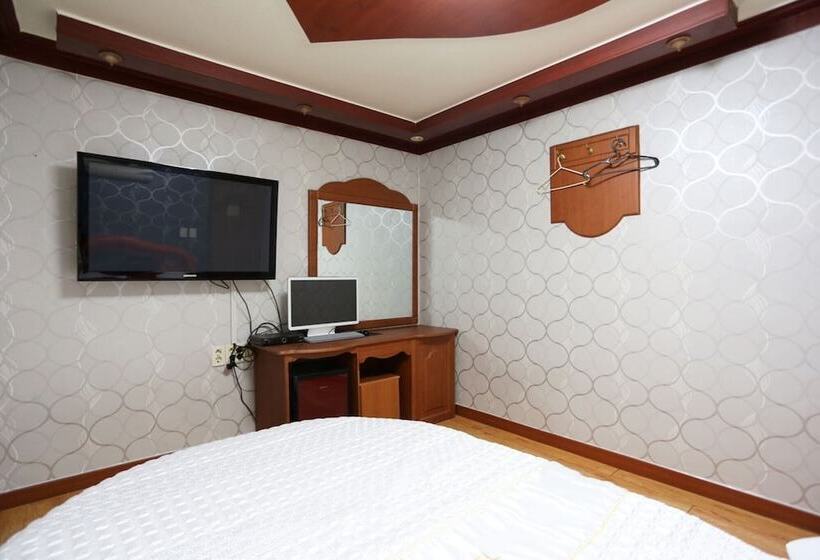 فندق Mia Hwanggeum