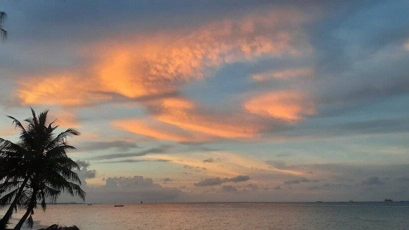 هتل Mikadi Beach Camp