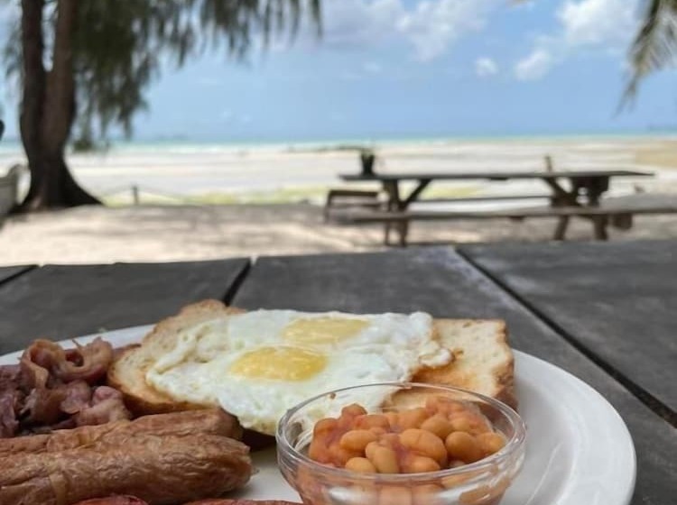 هتل Mikadi Beach Camp