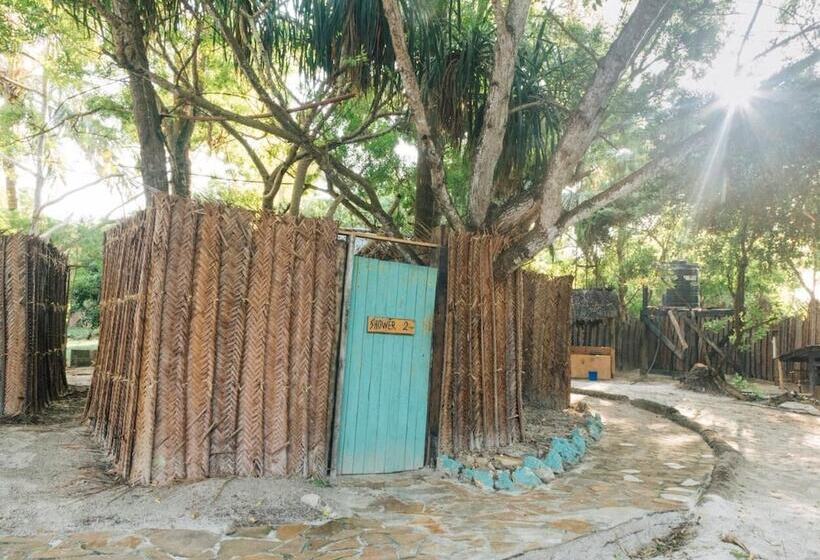 هتل Mikadi Beach Camp