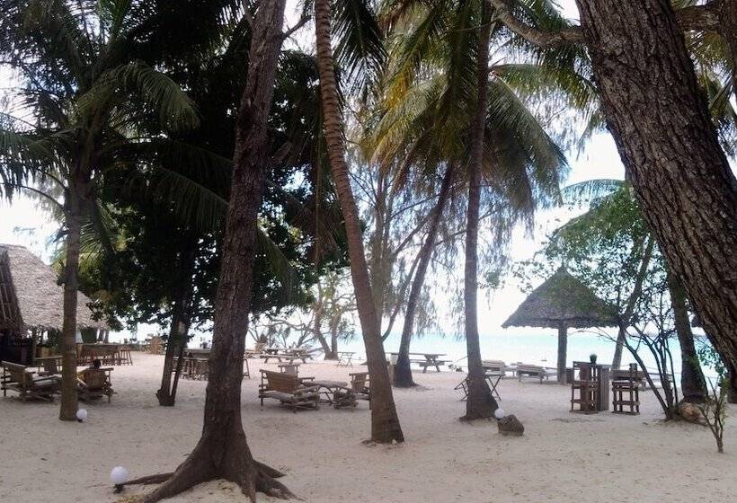 هتل Mikadi Beach Camp