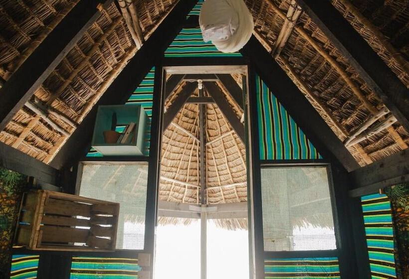 هتل Mikadi Beach Camp