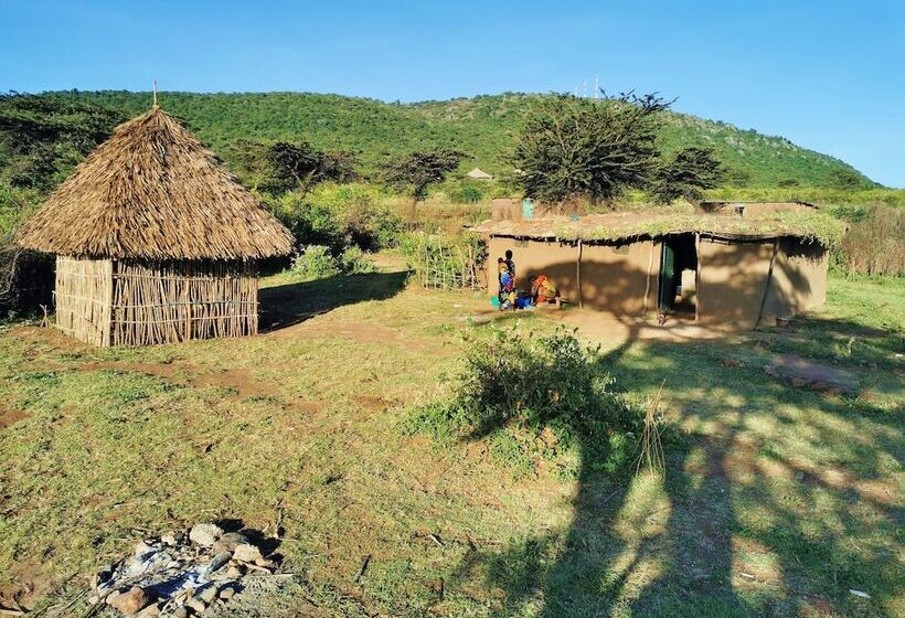 هتل Olonyori Maasai House
