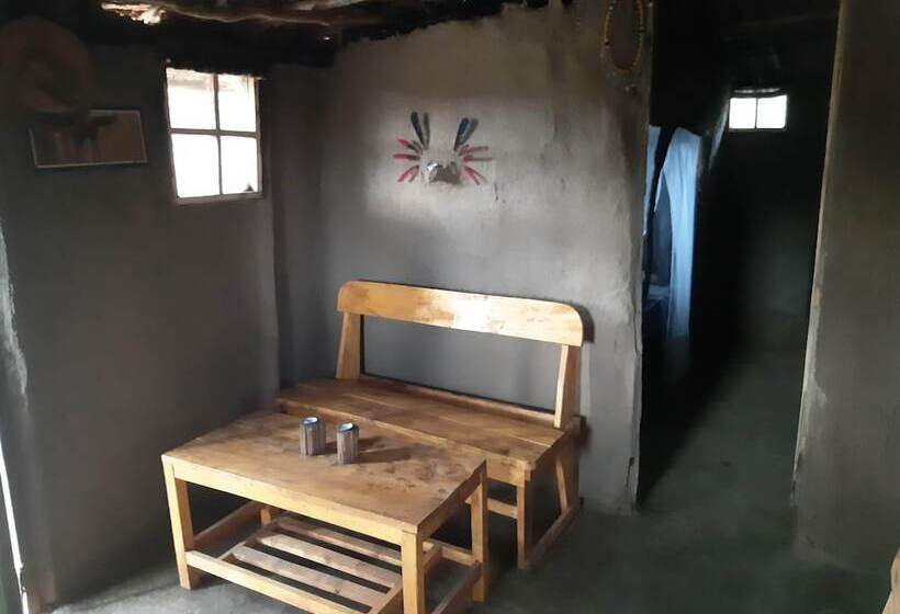 هتل Olonyori Maasai House