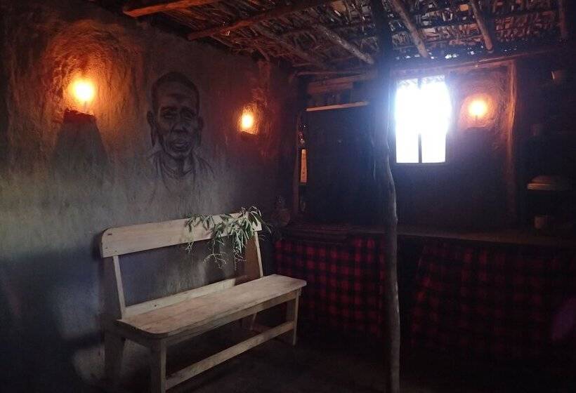 هتل Olonyori Maasai House