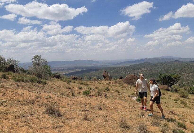 هتل Olonyori Maasai House